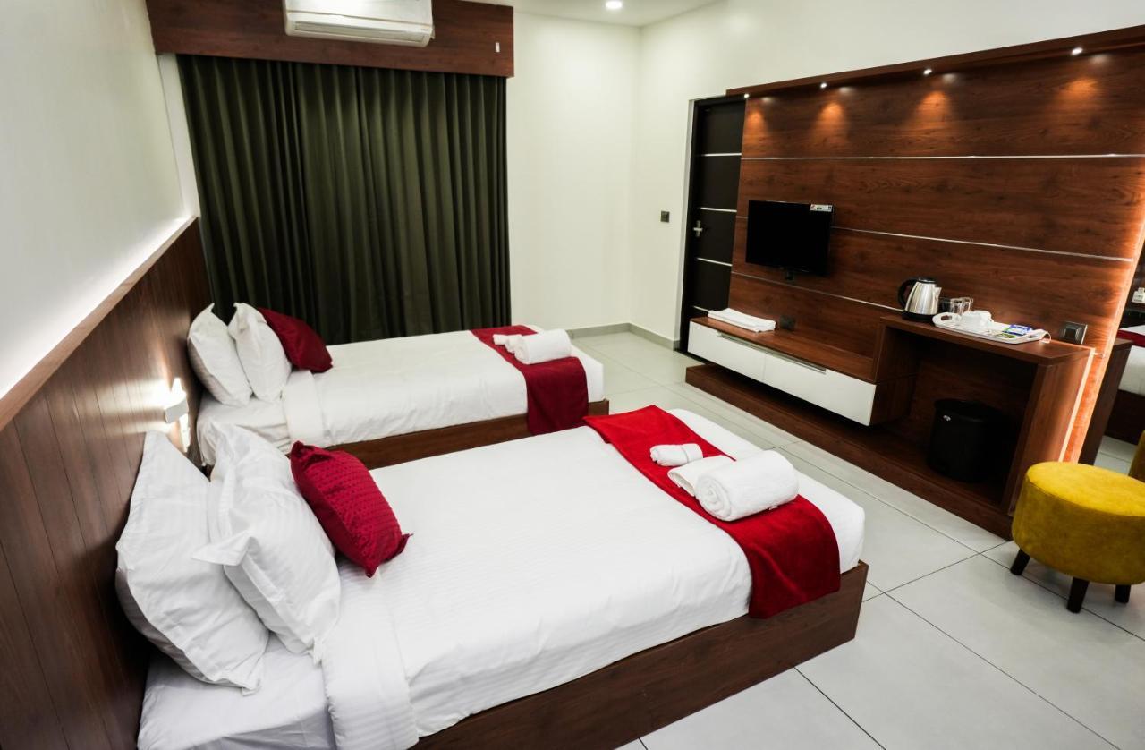 Hotel 24Inn Residency Pathanāmthitta Exterior foto